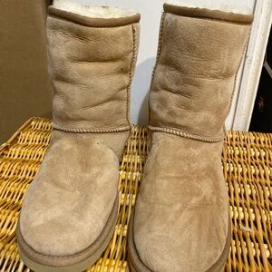 UGG Brown Women’s Size7Suede Boots
